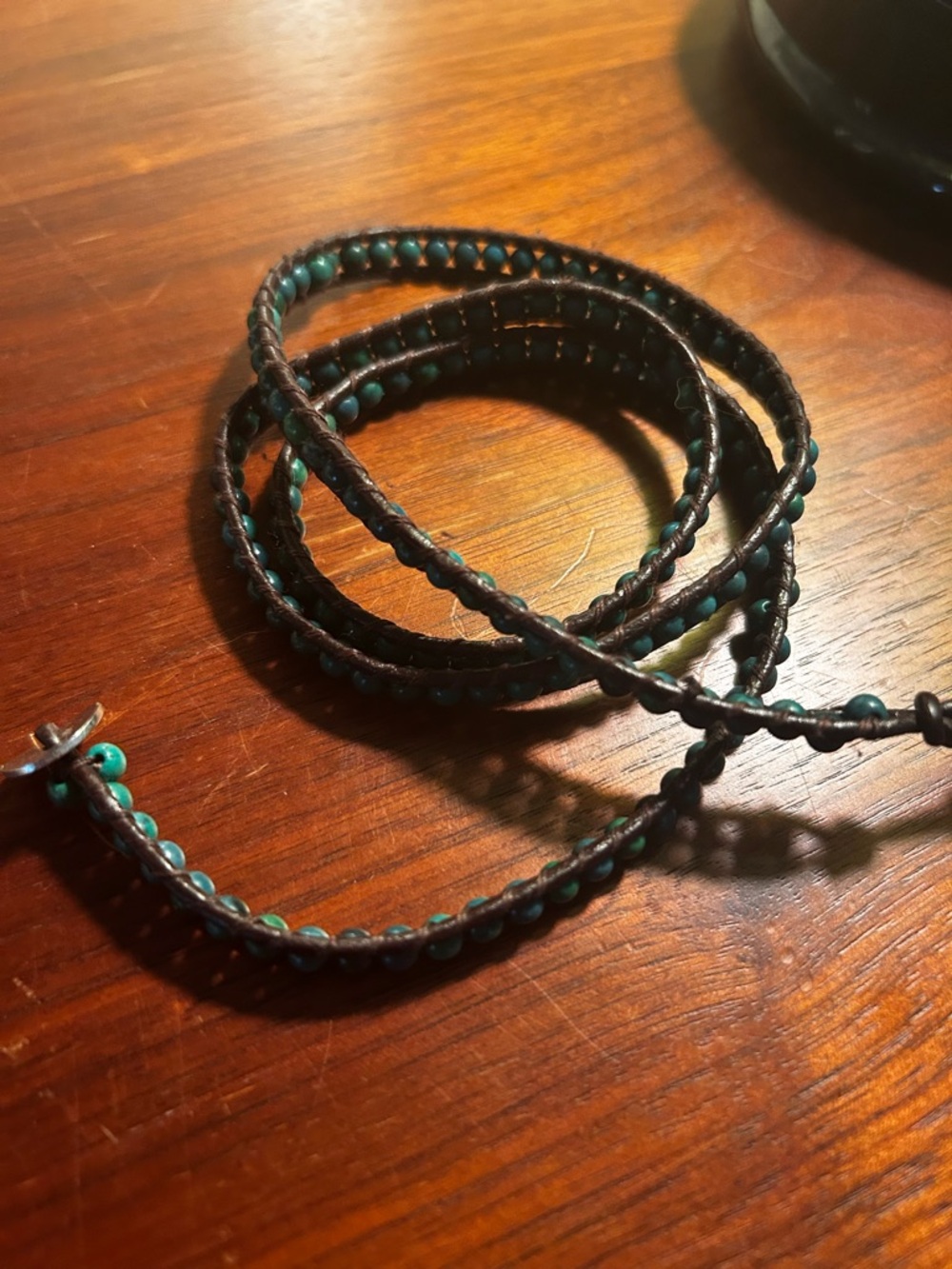 Green beaded wrap bracelet with leather. No visible mark but Chan Luu style. - Picture 4 of 6